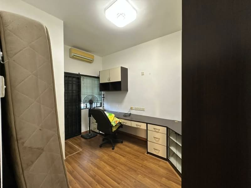 3-storey Terraced House for Sale in Teluk Kumbar (Penang) - Xinnee . - Study - PropertyGuru.com.my