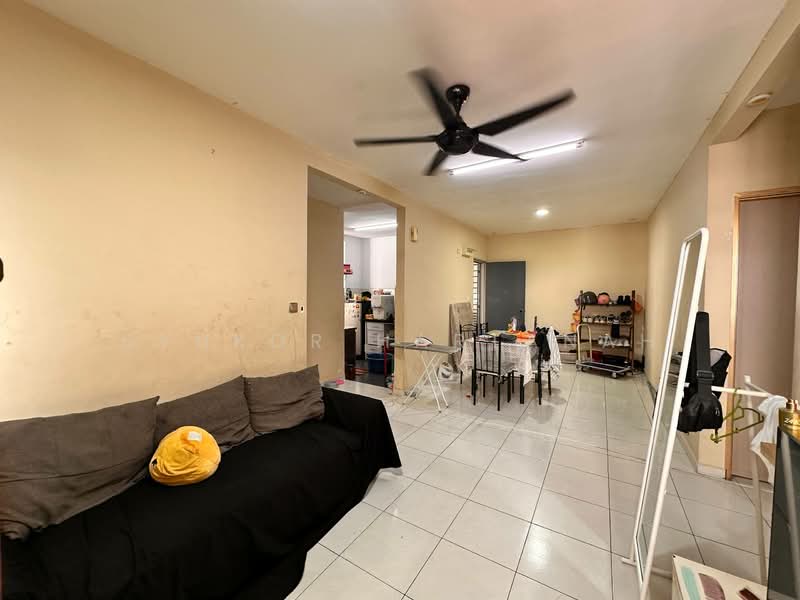 Pangsapuri untuk Dijual di Residensi Laguna Biru 2 - Syukor Hartanah - Living Room - PropertyGuru.com.my