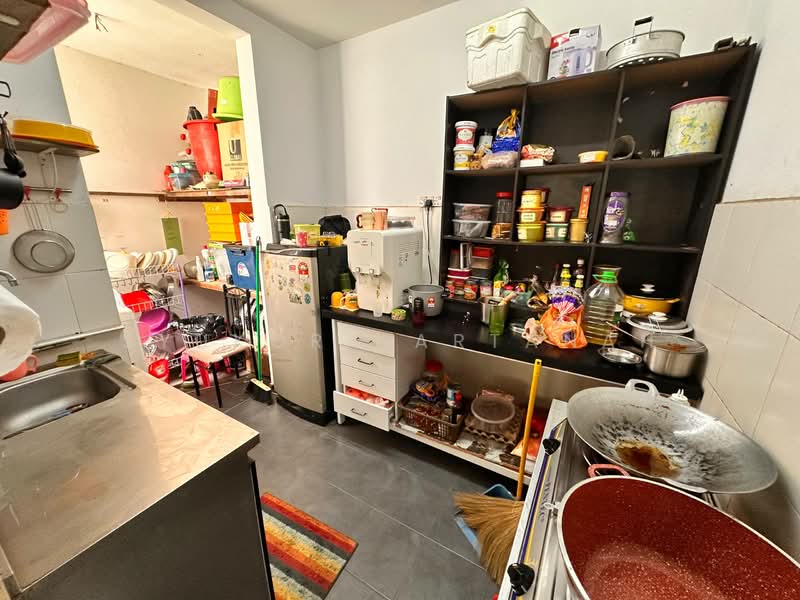 Pangsapuri untuk Dijual di Residensi Laguna Biru 2 - Syukor Hartanah - Kitchen - PropertyGuru.com.my