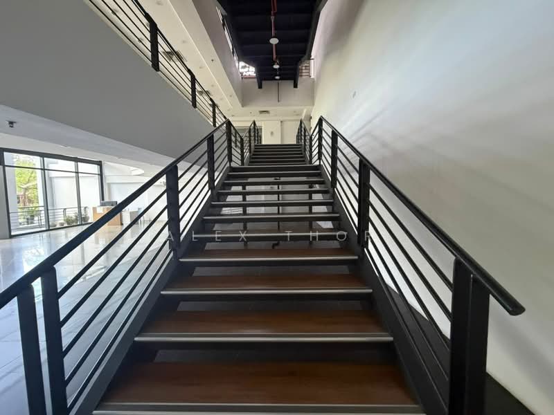 Office for Rent in Taman Green Lane (Jelutong) - Alex Thor - Interior - PropertyGuru.com.my