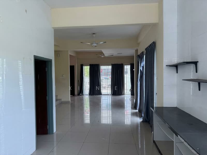2-storey Terraced House for Sale in Permatang Damar Laut (Batu Maung) - Xinnee . - Living Room - PropertyGuru.com.my