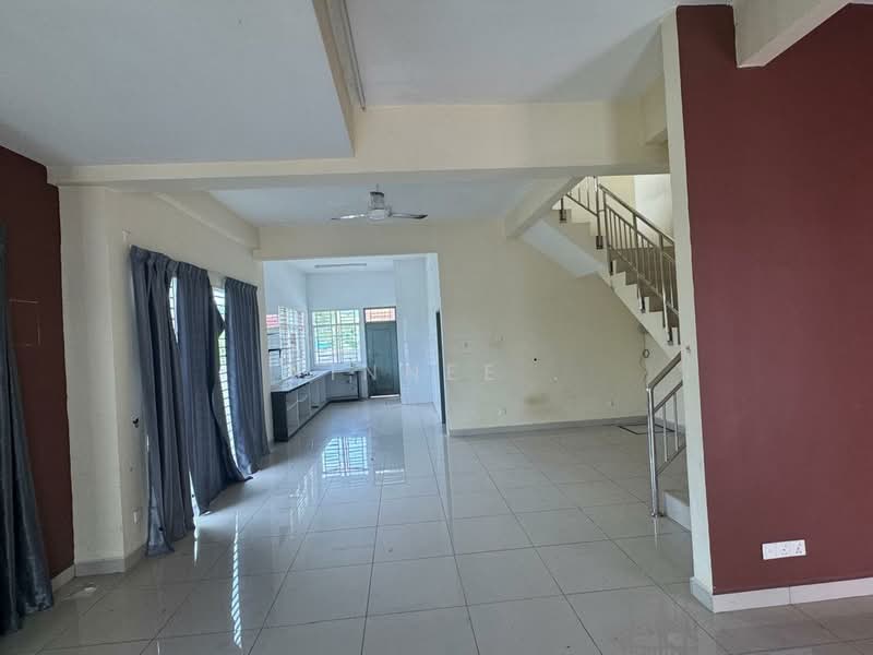 2-storey Terraced House for Sale in Permatang Damar Laut (Batu Maung) - Xinnee . - Living Room - PropertyGuru.com.my