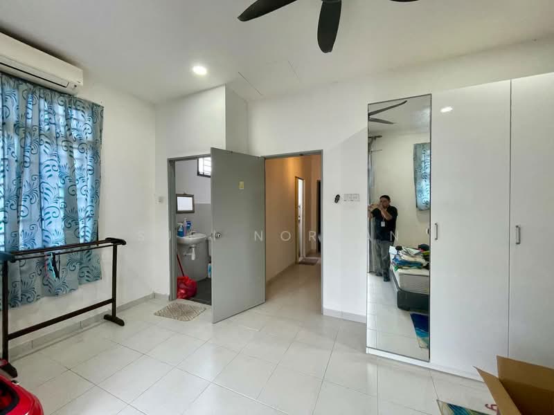 Rumah Teres 2 Tingkat untuk Dijual di Johor Bahru (Johor) - Sufi Norman - Bedroom - PropertyGuru.com.my