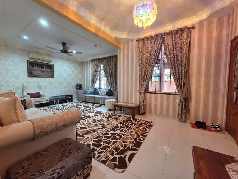 Rumah Banglo untuk Dijual di Nilai Impian (Nilai) - Ammeer Nadzrai - Living Room - PropertyGuru.com.my