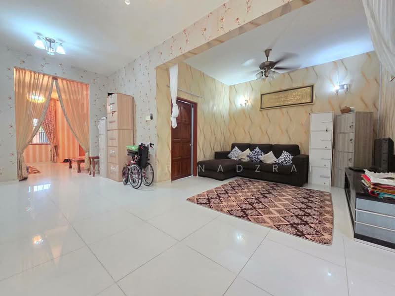 Rumah Banglo untuk Dijual di Nilai Impian (Nilai) - Ammeer Nadzrai - Living Room - PropertyGuru.com.my