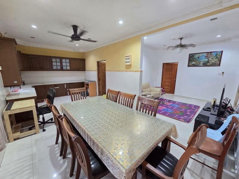 Rumah Banglo untuk Dijual di Nilai Impian (Nilai) - Ammeer Nadzrai - Kitchen - PropertyGuru.com.my