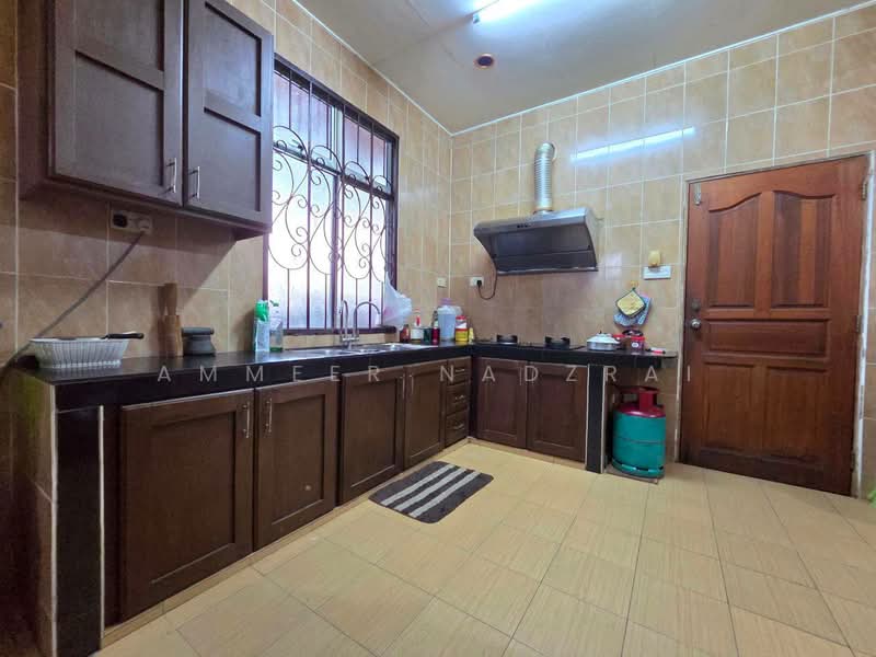 Rumah Banglo untuk Dijual di Nilai Impian (Nilai) - Ammeer Nadzrai - Kitchen - PropertyGuru.com.my