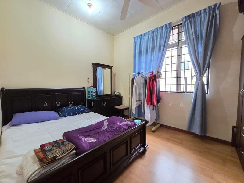 Rumah Banglo untuk Dijual di Nilai Impian (Nilai) - Ammeer Nadzrai - Bedroom - PropertyGuru.com.my