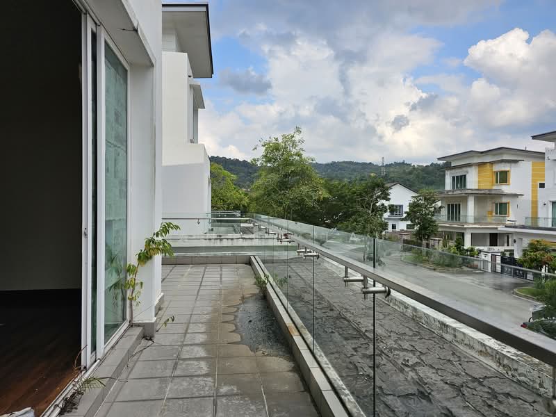 Rumah Banglo untuk Dijual di Sungai Long (Bandar Sungai Long) - Janice Lau - Balcony - PropertyGuru.com.my