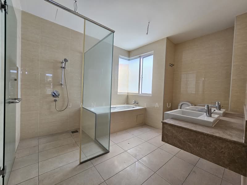 Rumah Banglo untuk Dijual di Sungai Long (Bandar Sungai Long) - Janice Lau - Bathroom - PropertyGuru.com.my