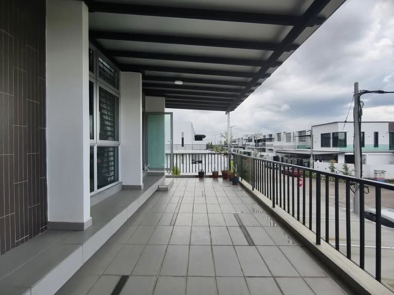 Rumah Teres untuk Dijual di Johor Bahru (Johor) - KT Tan - Balcony - PropertyGuru.com.my