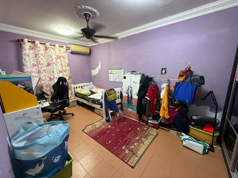 2-storey Terraced House for Sale in Bandar Baru Bangi (Selangor) - Ammeer Nadzrai - Bedroom - PropertyGuru.com.my