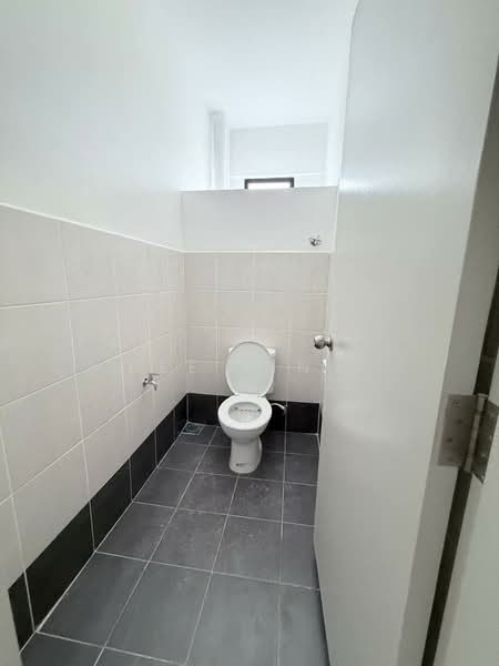 Terrace Factory for Rent in Skudai (Johor) - See Yin . - Bathroom - PropertyGuru.com.my