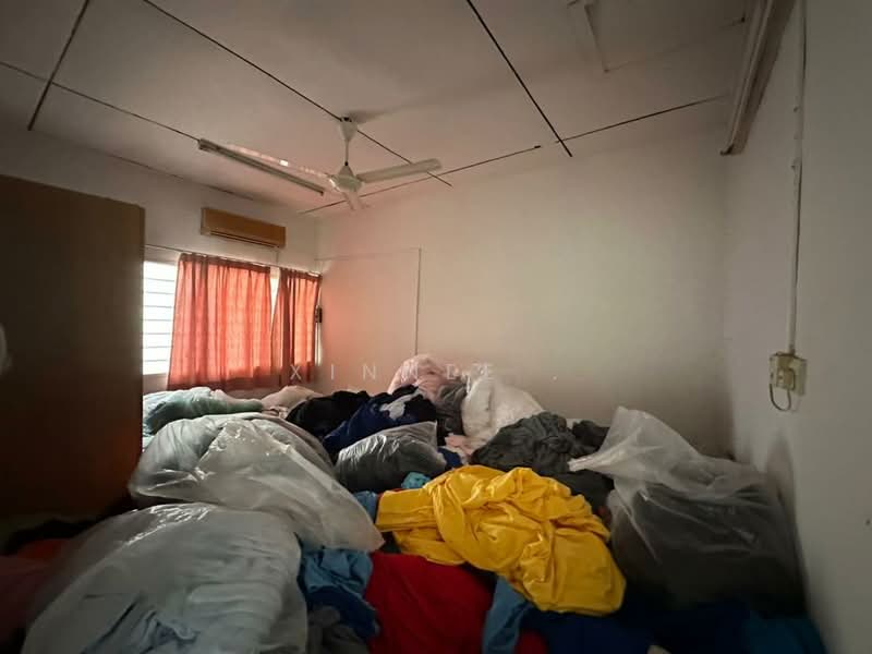 Semi-Detached House for Sale in Island Glades (Jelutong) - Xinnee . - Bedroom - PropertyGuru.com.my
