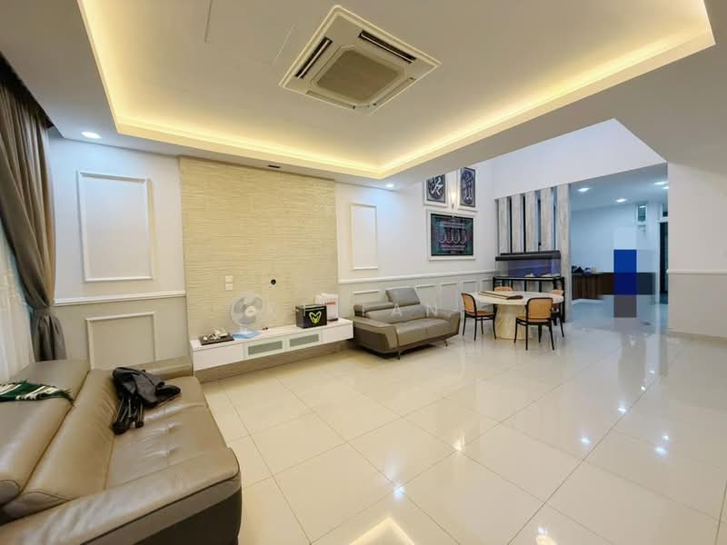 2-storey Terraced House for Sale in Taman Mount Austin (Tebrau) - KT Tan - Living Room - PropertyGuru.com.my