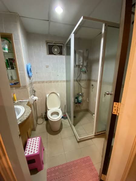 Condominium for Sale at Gold Coast Resort Condominium - Mocole Lee - Bathroom - PropertyGuru.com.my