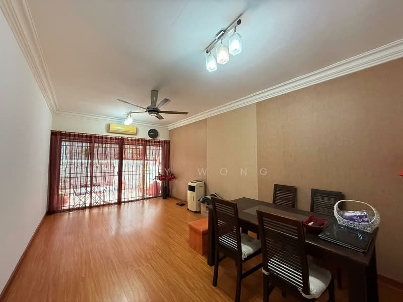 Townhouse for Sale in Jalan Ipoh (Kuala Lumpur) - Amy Wong - Living Room - PropertyGuru.com.my