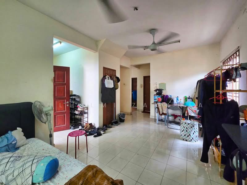 Rumah Teres 2 Tingkat untuk Dijual di Taman Cahaya Alam (Shah Alam) - Zulhilmi Zakaria - Living Room - PropertyGuru.com.my