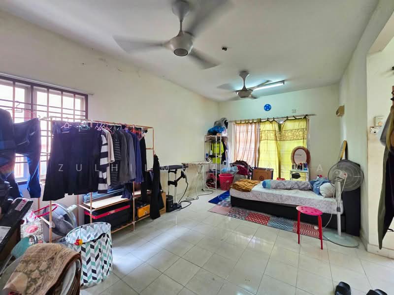 Rumah Teres 2 Tingkat untuk Dijual di Taman Cahaya Alam (Shah Alam) - Zulhilmi Zakaria - Bedroom - PropertyGuru.com.my