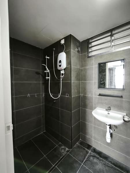 Servis Apartment untuk Disewa di Midas @ Seri Alam - Alfred Yap - Bathroom - PropertyGuru.com.my