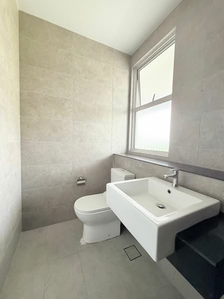 Rumah Teres 2 Tingkat untuk Dijual di Tamansari (Rawang) - SK Luk - Bathroom - PropertyGuru.com.my