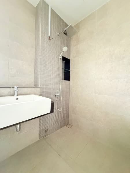 Rumah Teres 2 Tingkat untuk Dijual di Tamansari (Rawang) - SK Luk - Bathroom - PropertyGuru.com.my