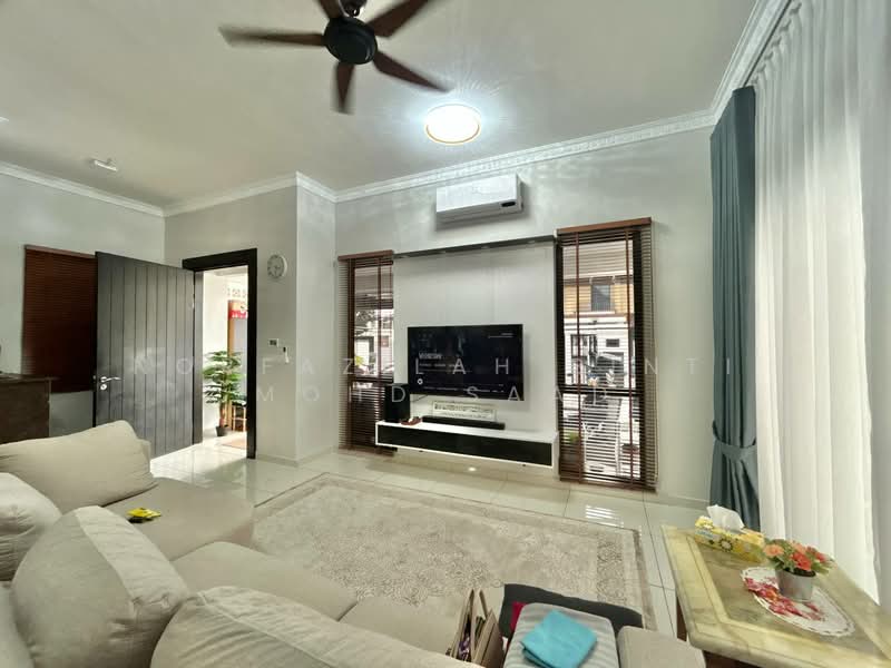 Rumah Berkembar untuk Dijual di Setia Maiyuri (Semenyih) - Norfazilah Binti Mohd Saad - Living Room - PropertyGuru.com.my