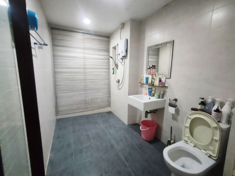 Rumah Teres 2 Tingkat untuk Dijual di Bandar Puchong Utama (Puchong) - Hann . - Bathroom - PropertyGuru.com.my