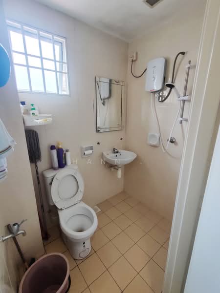 Rumah Teres 2 Tingkat untuk Dijual di Bandar Puchong Utama (Puchong) - Hann . - Bathroom - PropertyGuru.com.my