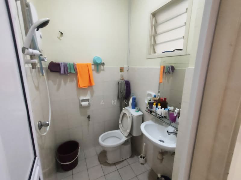 Rumah Teres 2 Tingkat untuk Dijual di Bandar Puchong Utama (Puchong) - Hann . - Bathroom - PropertyGuru.com.my
