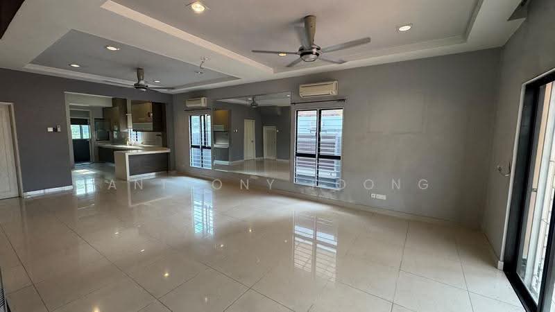 Rumah Teres 2.5-Tingkat untuk Dijual di Sutera Damansara (Damansara Damai) - Anthony Foong - Living Room - PropertyGuru.com.my