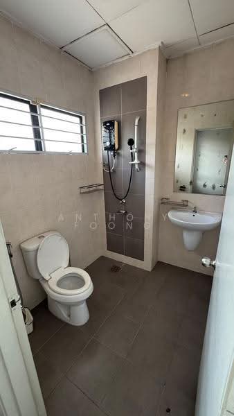 Rumah Teres 2.5-Tingkat untuk Dijual di Sutera Damansara (Damansara Damai) - Anthony Foong - Bathroom - PropertyGuru.com.my