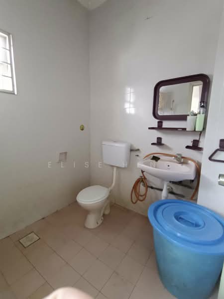 2-storey Terraced House for Sale in Sungai Besi Indah (Seri Kembangan) - Elise Heng - Bathroom - PropertyGuru.com.my