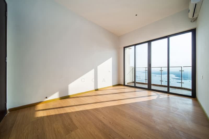 Kondominium untuk Dijual di Bay Point @ Country Garden Danga Bay - Gucca Tay - Balcony - PropertyGuru.com.my