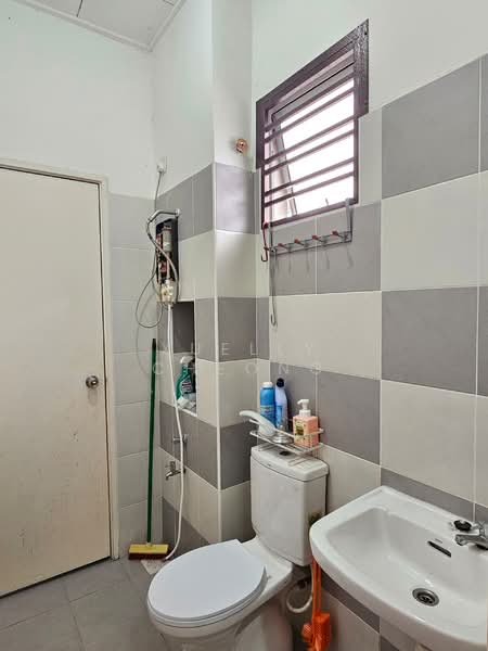 Rumah Teres 2 Tingkat untuk Dijual di Nusa Bayu (Iskandar Puteri (Nusajaya)) - Xuelly Cheong - Bathroom - PropertyGuru.com.my