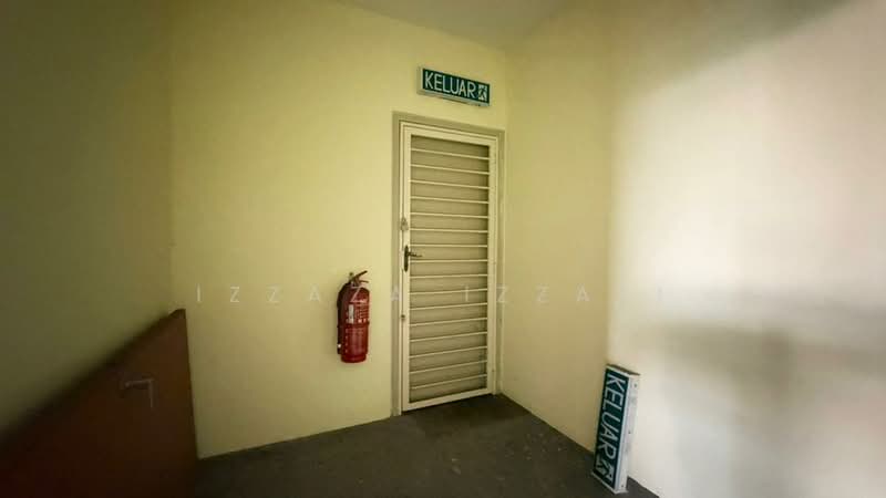 Retail Office for Rent in Laman Seri (Shah Alam) - Izzaza Izzati - Corridor - PropertyGuru.com.my