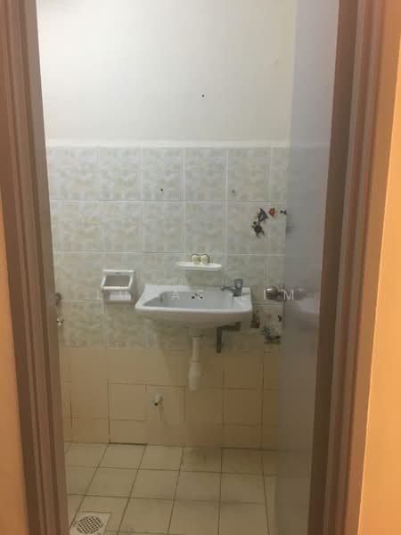 Condominium for Sale at Menara Menjalara - Lucas Lim - Bathroom - PropertyGuru.com.my