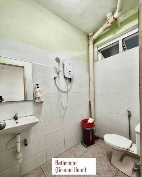 Rumah Berkembar untuk Dijual di Taman Bukit Kempas (Tampoi) - SASER TAN. - Bathroom - PropertyGuru.com.my