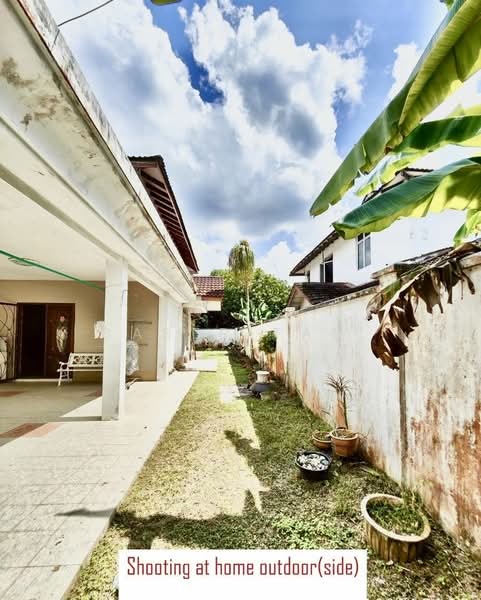 Rumah Berkembar untuk Dijual di Taman Bukit Kempas (Tampoi) - SASER TAN. - Exterior - PropertyGuru.com.my