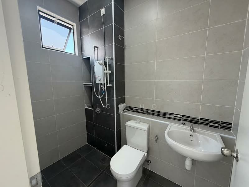Rumah Teres untuk Disewa di Taman Desa Tebrau (Tebrau) - Nico Ho - Bathroom - PropertyGuru.com.my