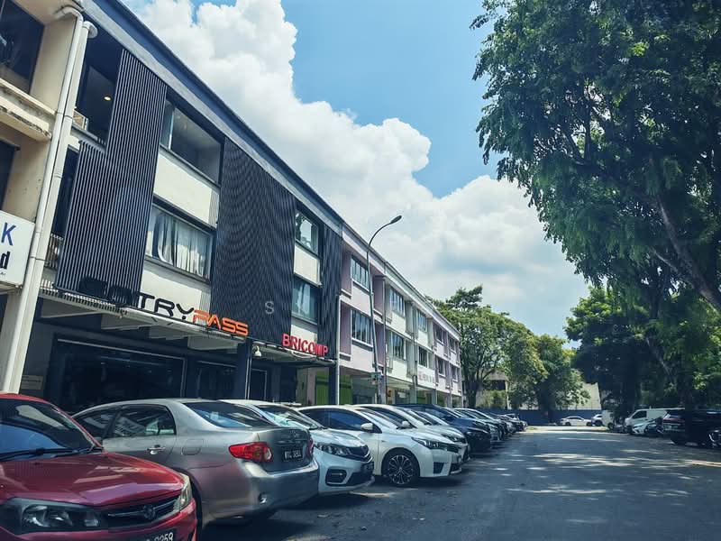 Kilang untuk Disewa di Taman Perindustrian Puchong (Puchong) - sk Yeo - Exterior - PropertyGuru.com.my