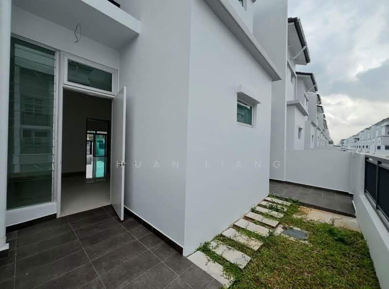 Rumah Teres 2 Tingkat untuk Dijual di Taman Impian Emas (Skudai) - Chuan Liang - Back Yard - PropertyGuru.com.my