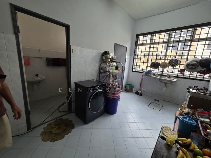 Rumah Teres 2 Tingkat untuk Dijual di Taman Pulai Utama (Skudai) - Dennis Peh - Kitchen - PropertyGuru.com.my