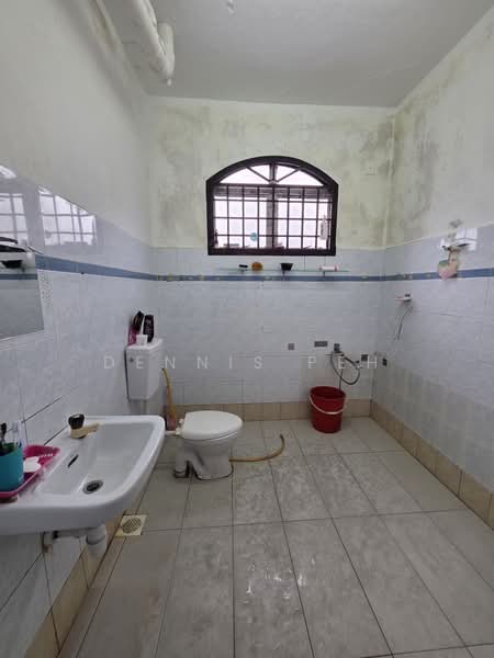 Rumah Teres 2 Tingkat untuk Dijual di Taman Pulai Utama (Skudai) - Dennis Peh - Bathroom - PropertyGuru.com.my