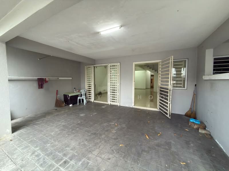 Rumah Teres 2 Tingkat untuk Dijual di Kota Emerald (Rawang) - Evelyn Khoo - Car Porch - PropertyGuru.com.my
