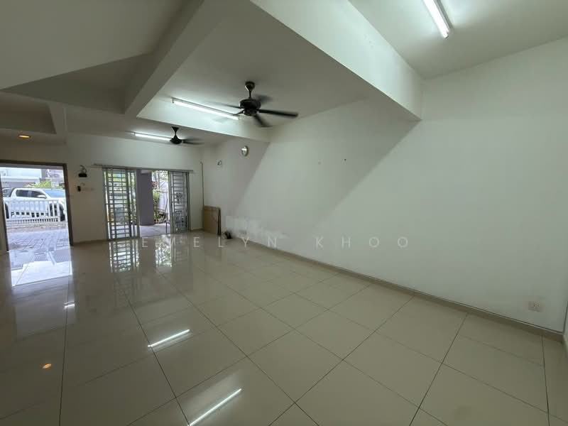 Rumah Teres 2 Tingkat untuk Dijual di Kota Emerald (Rawang) - Evelyn Khoo - Living Room - PropertyGuru.com.my