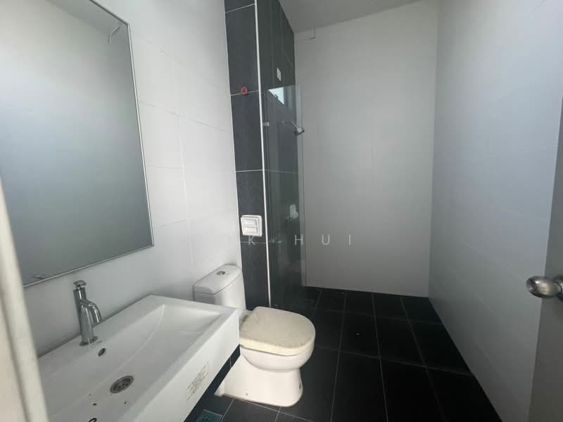 Rumah Teres 2 Tingkat untuk Dijual di Setia Eco Cascadia (Tebrau) - Kok Hui - Bathroom - PropertyGuru.com.my