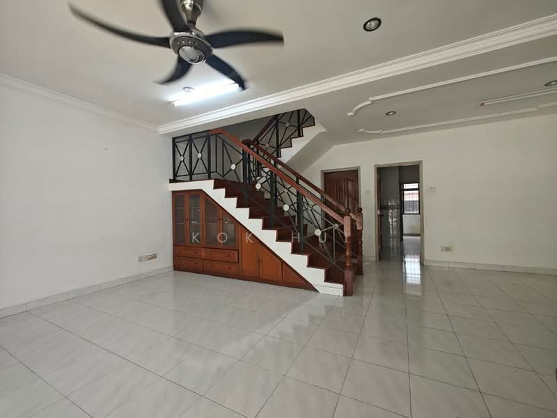 2-storey Terraced House for Sale in Taman Molek (Johor Bahru) - Kok Hui - Living Room - PropertyGuru.com.my
