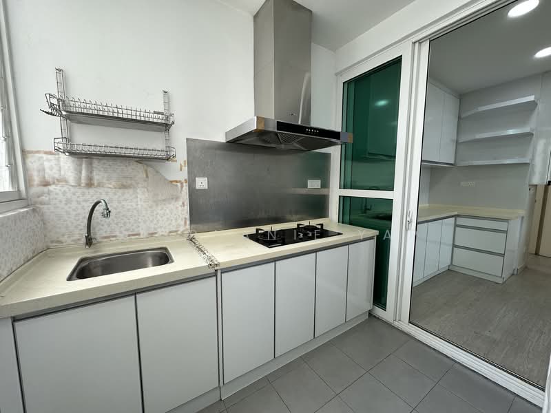 Service Residence for Sale at The Lead Residences (Impiria Residensi) - Stephanie Yap - Kitchen - PropertyGuru.com.my