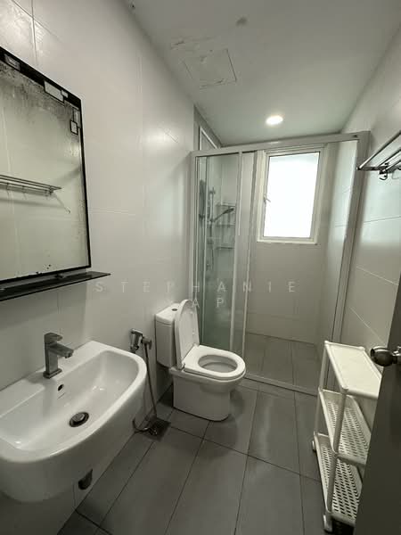 Service Residence for Sale at The Lead Residences (Impiria Residensi) - Stephanie Yap - Bathroom - PropertyGuru.com.my